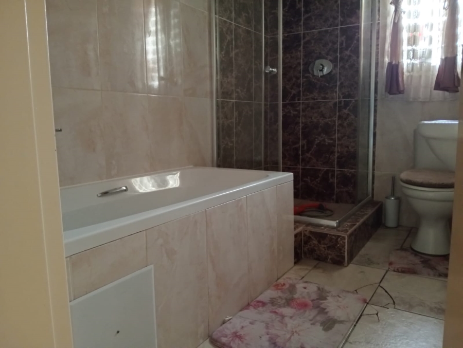 To Let 3 Bedroom Property for Rent in Waterval East North West